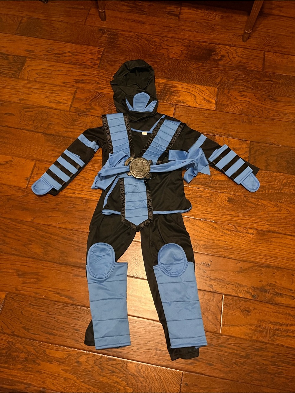 Kids Ninja costume Sz 6/7